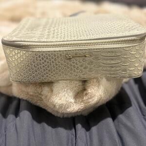 Stella and Dot large travel jewelry case/bag